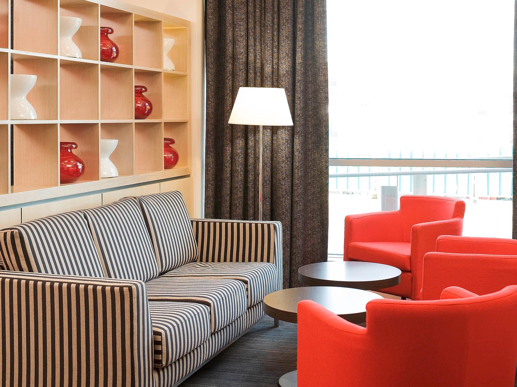 Отель Ibis Bristol Temple Meads Экстерьер фото